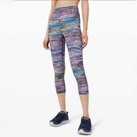 lululemon athletica Pants - Lululemon Legging Wunder Under Train High Rise Crop in Digital Oasis Multicolor